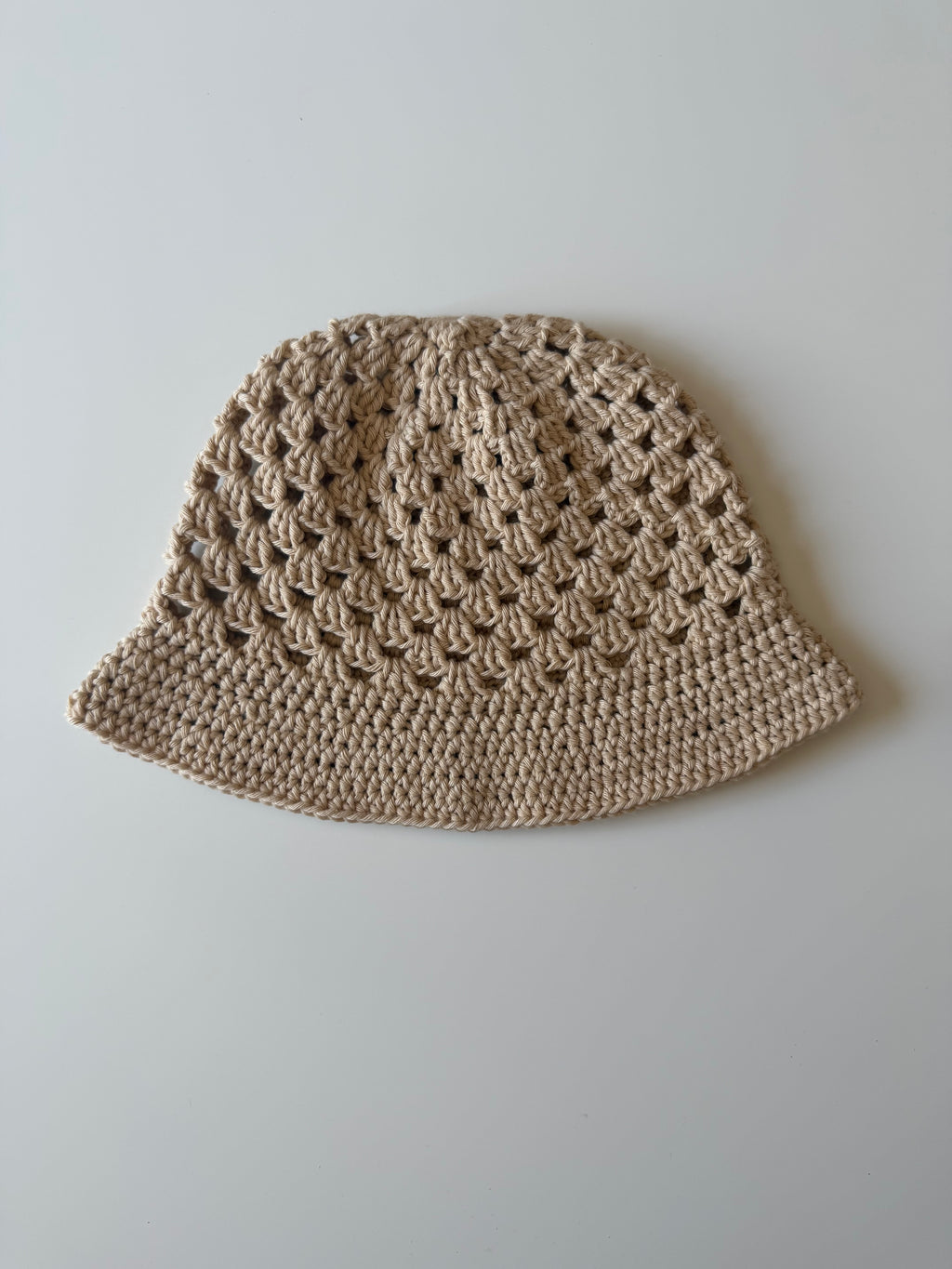 Bucket hat virkad hatt