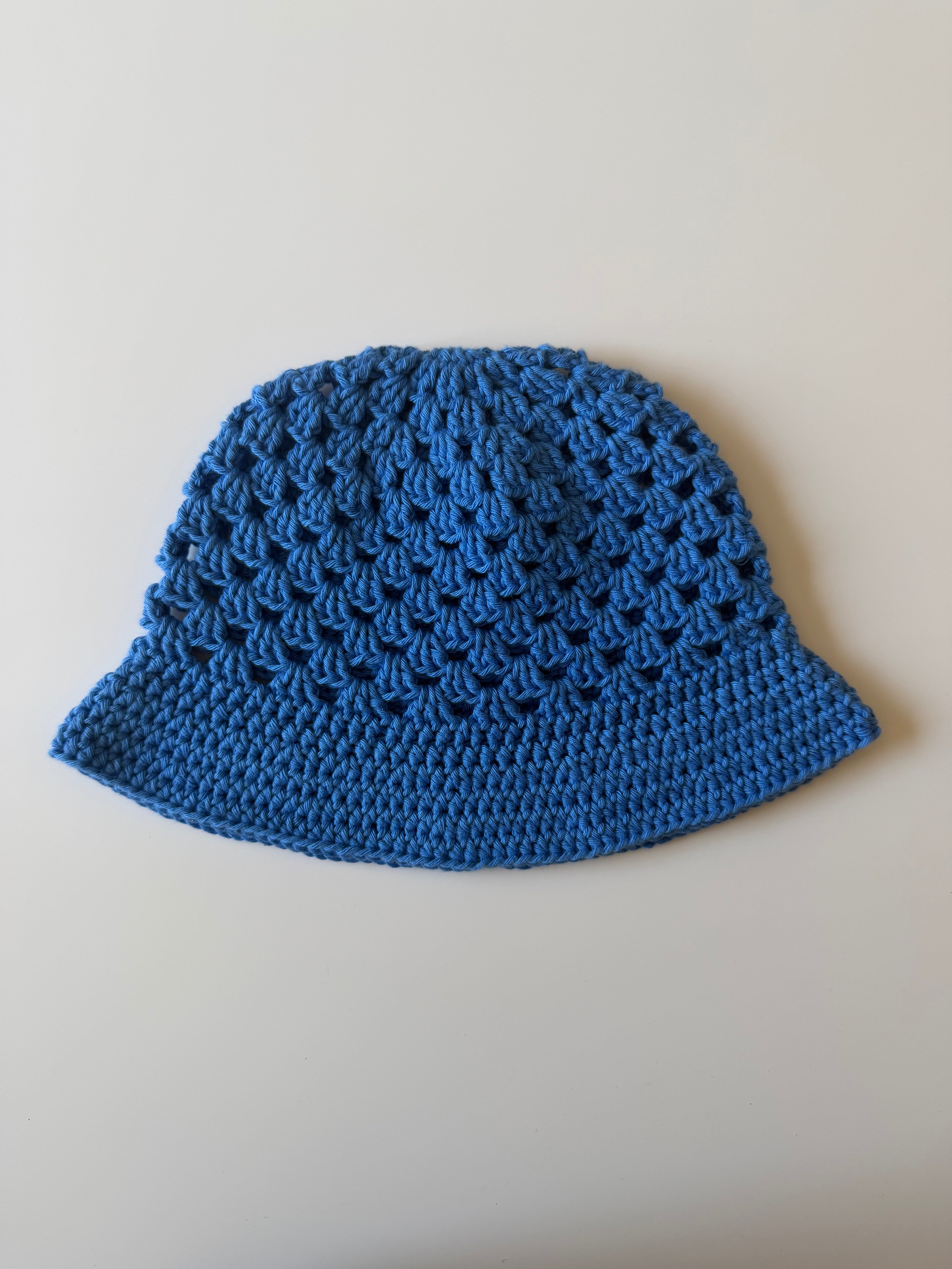 Bucket hat virkad hatt