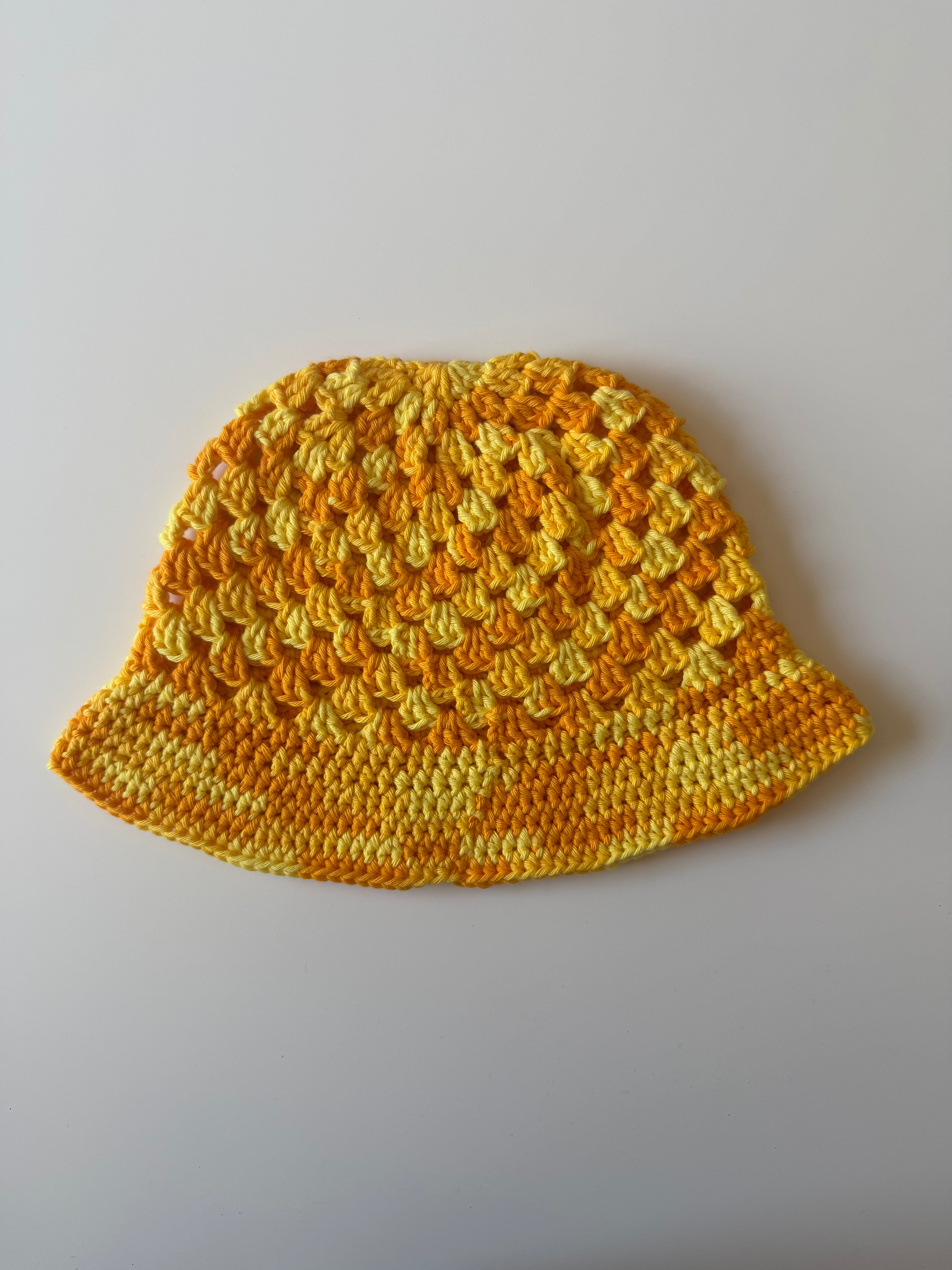 Bucket hat virkad hatt